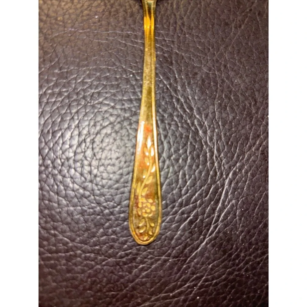 Rogers Gold Tone Flatware‎ Set 16 Pieces Floral Rose Pattern Stainless China